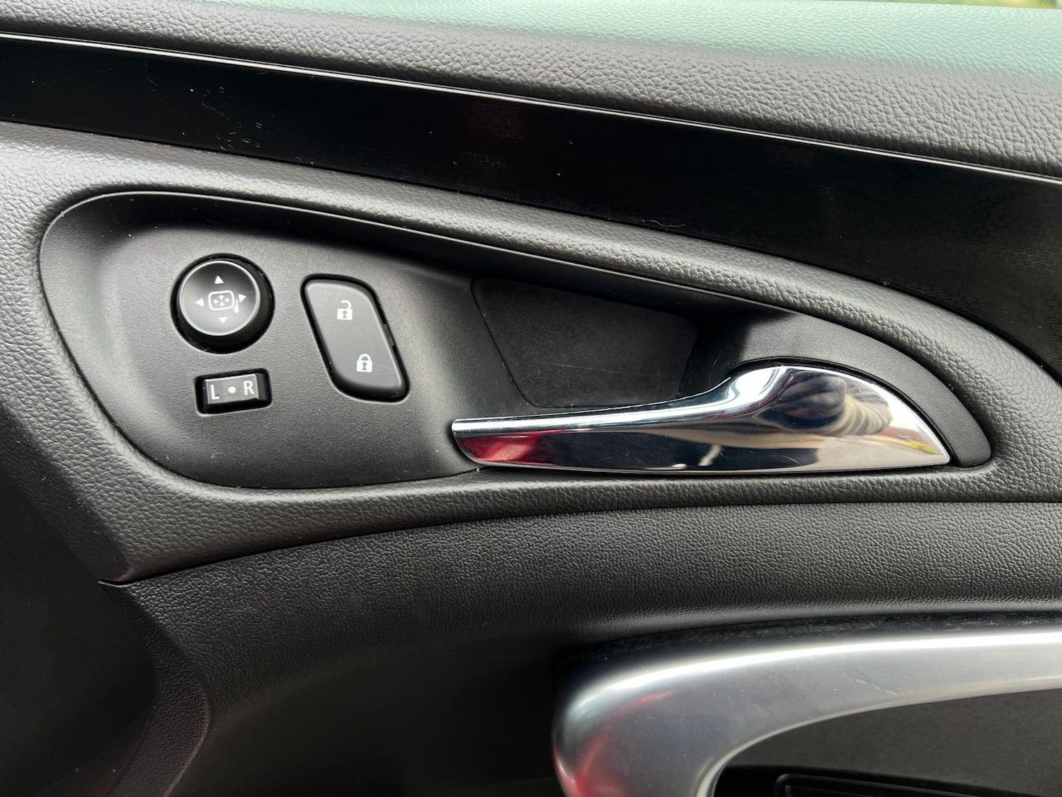 Used Vauxhall Insignia 2015 for sale - 76528654: Photo 27