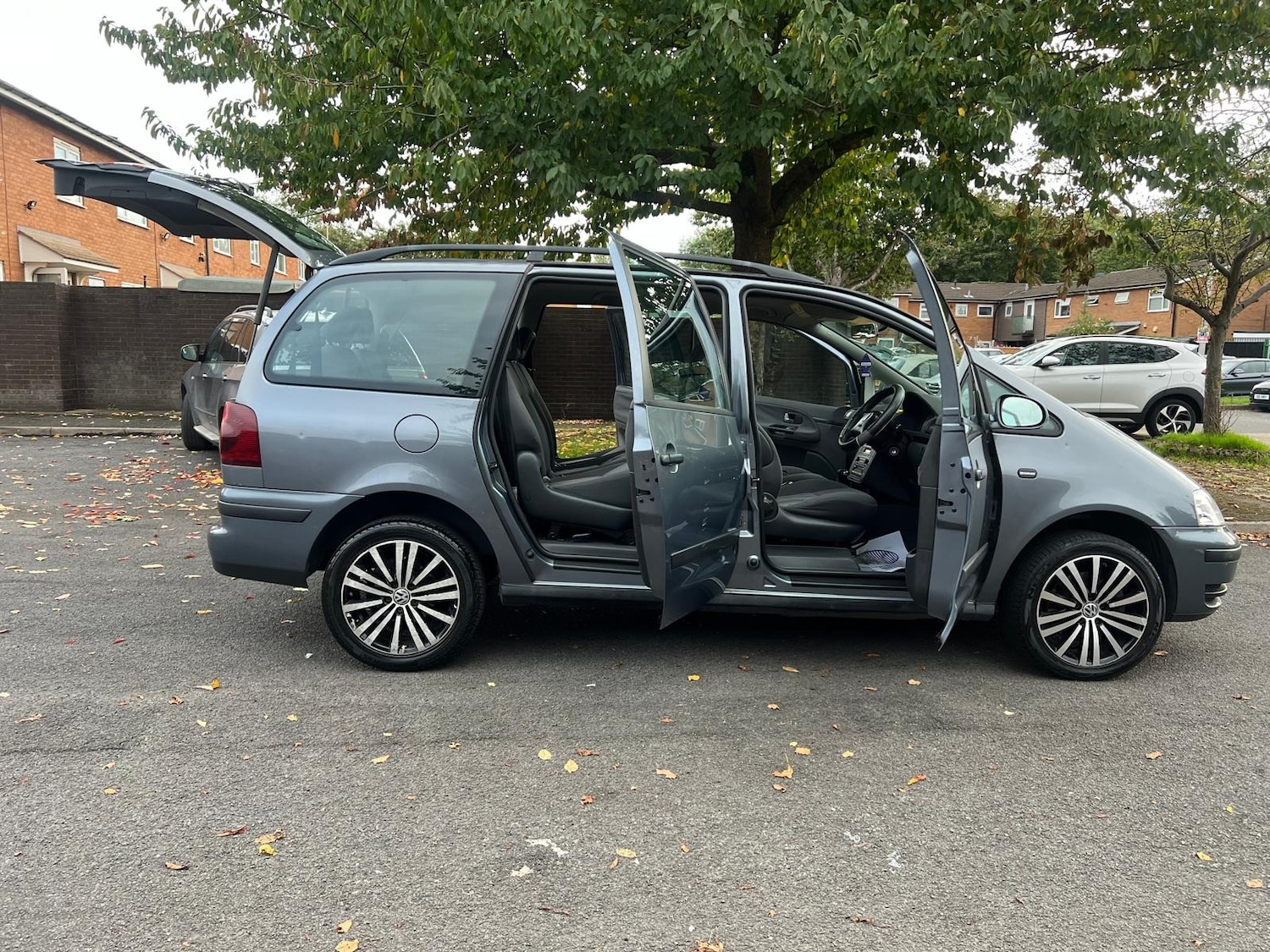 Volkswagen Sharan 2010 (59) - 1.9 TDI S 115 5dr Tip Auto - Image 13