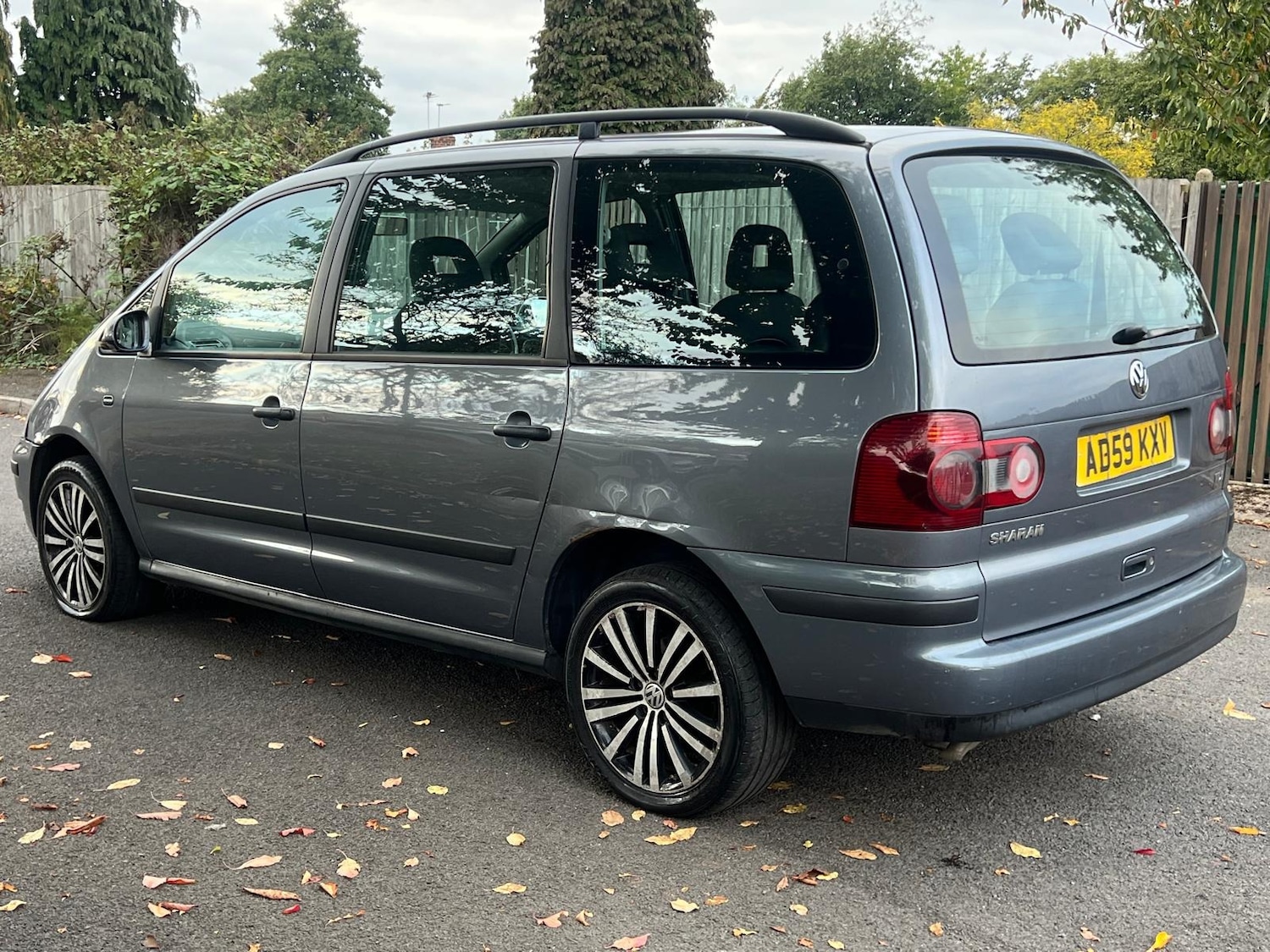 Volkswagen Sharan 2010 (59) - 1.9 TDI S 115 5dr Tip Auto - Image 15