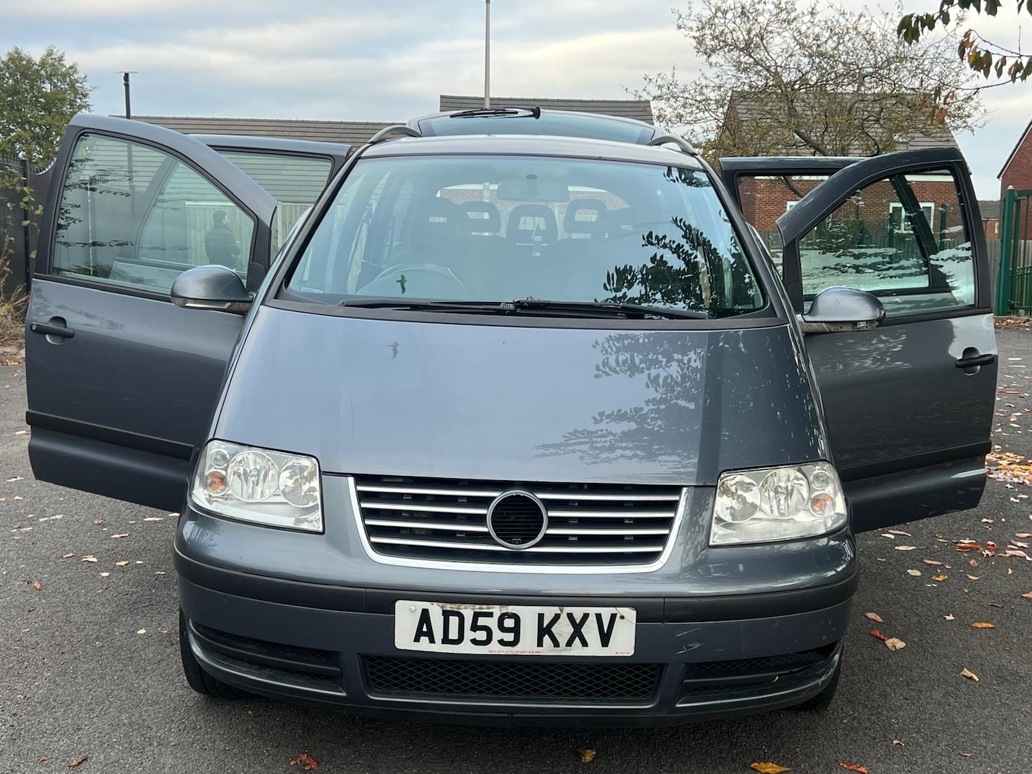 Volkswagen Sharan 2010 (59) - 1.9 TDI S 115 5dr Tip Auto - Image 19