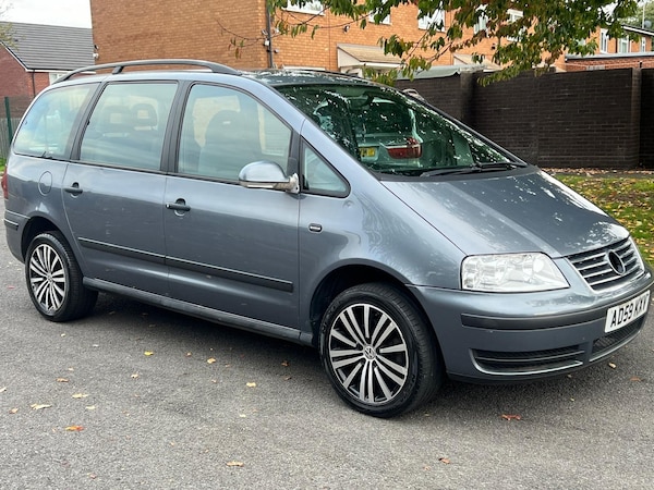 Used Volkswagen Sharan 2010 for sale - 76308135: Photo 1