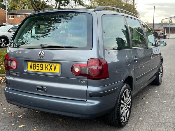 Used Volkswagen Sharan 2010 for sale - 76308135: Photo 21