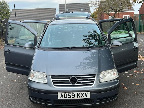 Used Volkswagen Sharan 2010 for sale - 76308135: Photo 23