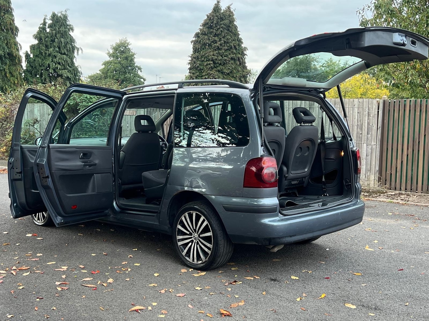 Volkswagen Sharan 2010 (59) - 1.9 TDI S 115 5dr Tip Auto - Image 24