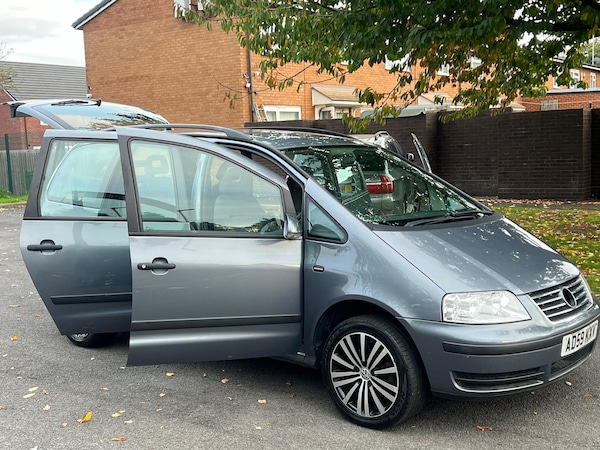 Used Volkswagen Sharan 2010 for sale - 76308135: Photo 29