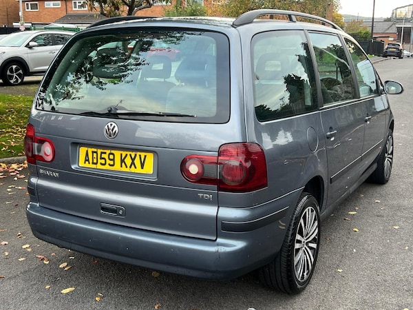 Used Volkswagen Sharan 2010 for sale - 76308135: Photo 2