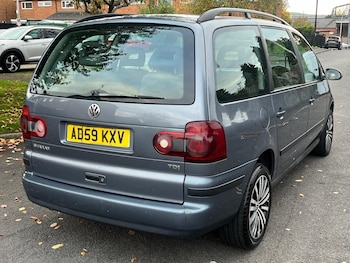 Used Volkswagen Sharan 2010 for sale - 76308135: Photo 2