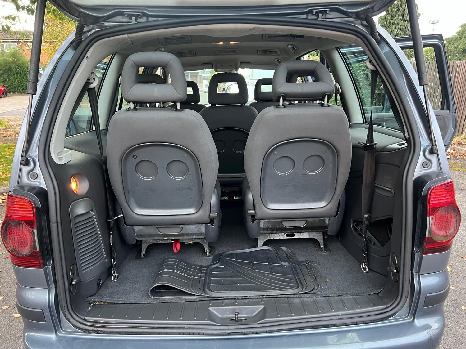 Volkswagen Sharan 2010 (59) - 1.9 TDI S 115 5dr Tip Auto - Image 32