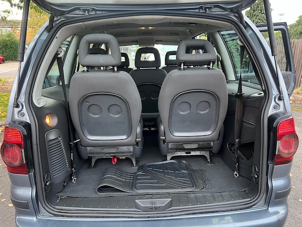 Used Volkswagen Sharan 2010 for sale - 76308135: Photo 32