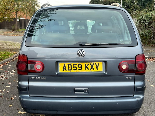 Used Volkswagen Sharan 2010 for sale - 76308135: Photo 3