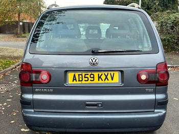 Used Volkswagen Sharan 2010 for sale - 76308135: Photo 3