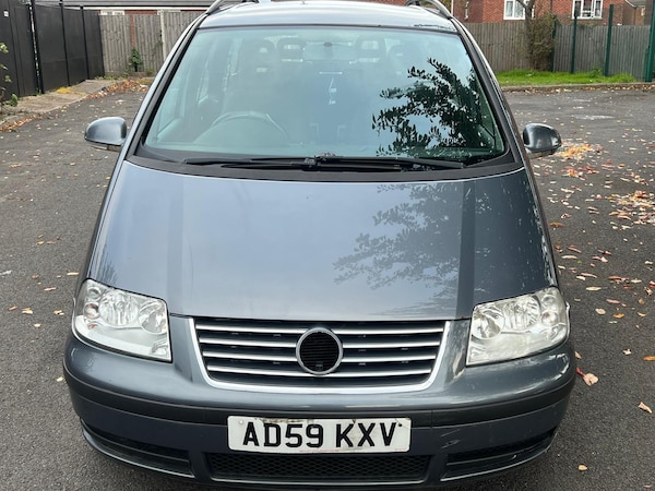 Used Volkswagen Sharan 2010 for sale - 76308135: Photo 4