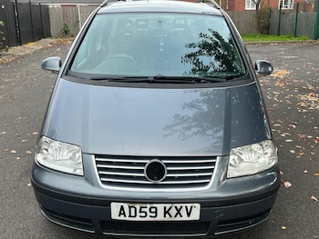 Used Volkswagen Sharan 2010 for sale - 76308135: Photo 4