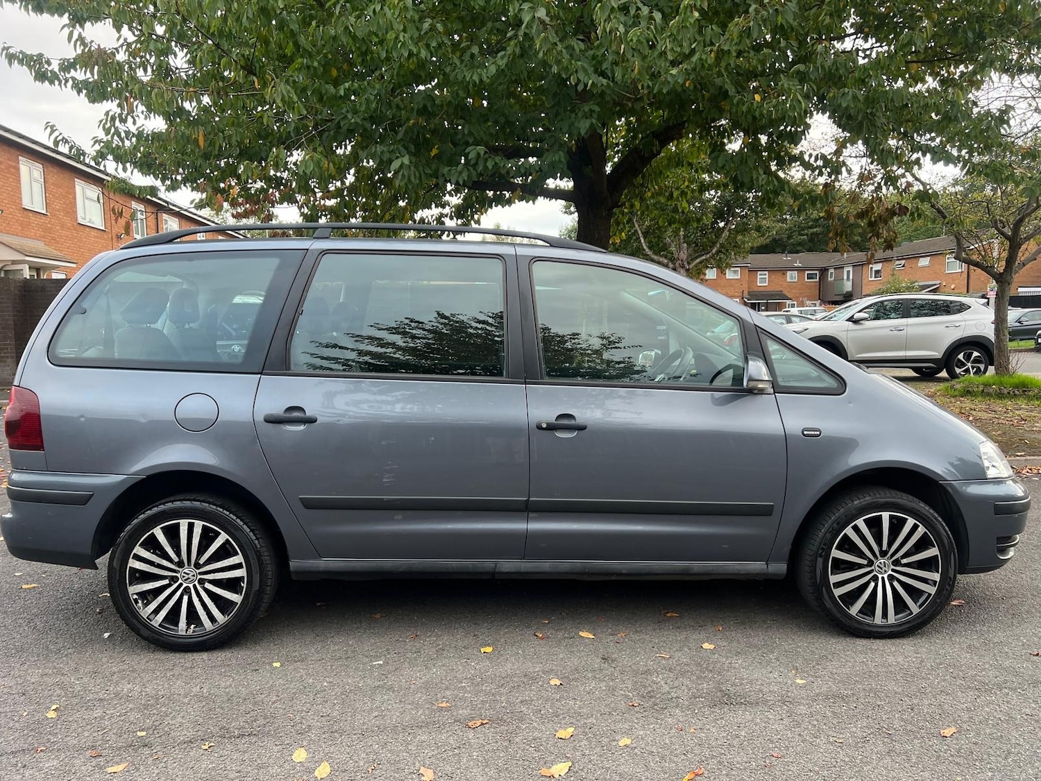 Volkswagen Sharan 2010 (59) - 1.9 TDI S 115 5dr Tip Auto - Image 6