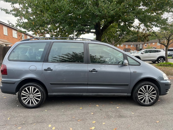 Used Volkswagen Sharan 2010 for sale - 76308135: Photo 6