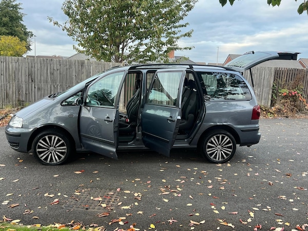 Used Volkswagen Sharan 2010 for sale - 76308135: Photo 8