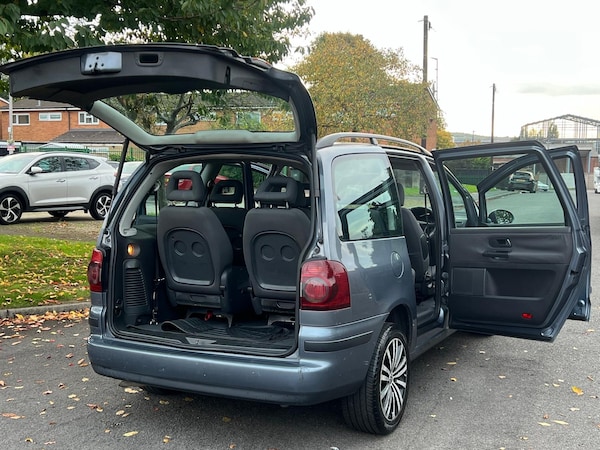 Used Volkswagen Sharan 2010 for sale - 76308135: Photo 9