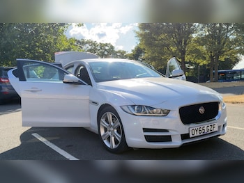 Used Jaguar XE 2015 for sale - 79459340: Photo