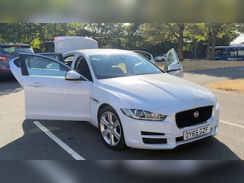 Used Jaguar XE 2015 for sale - 79459340: Photo
