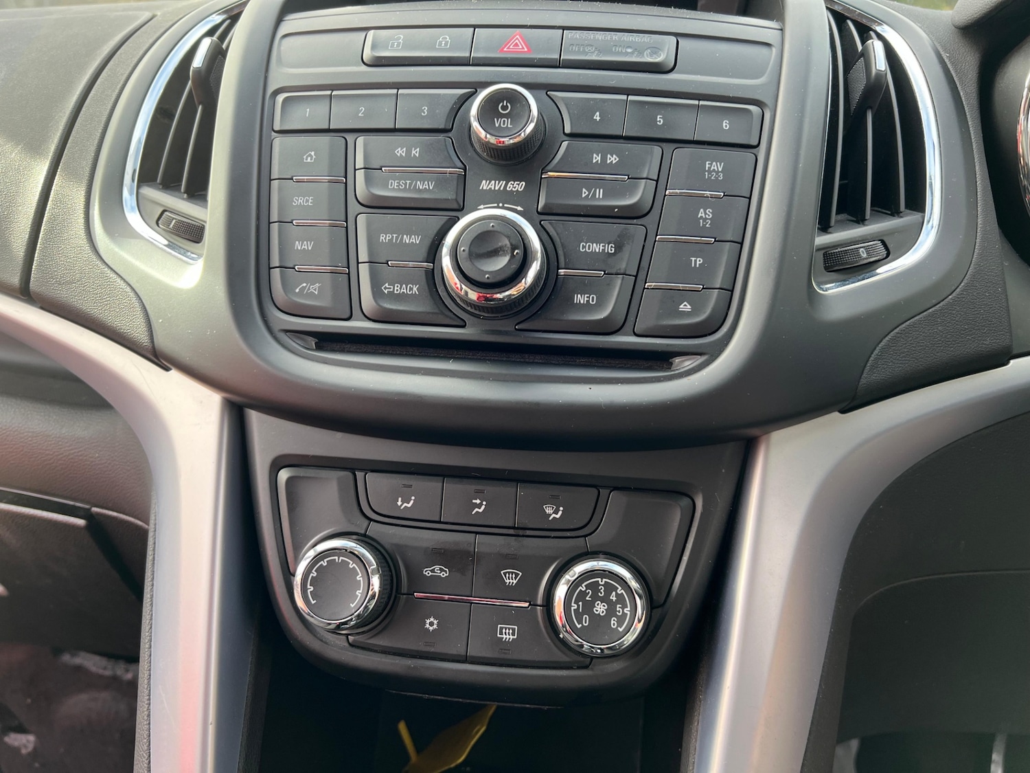 Used Vauxhall Zafira 2015 for sale - 76573811: Photo 18