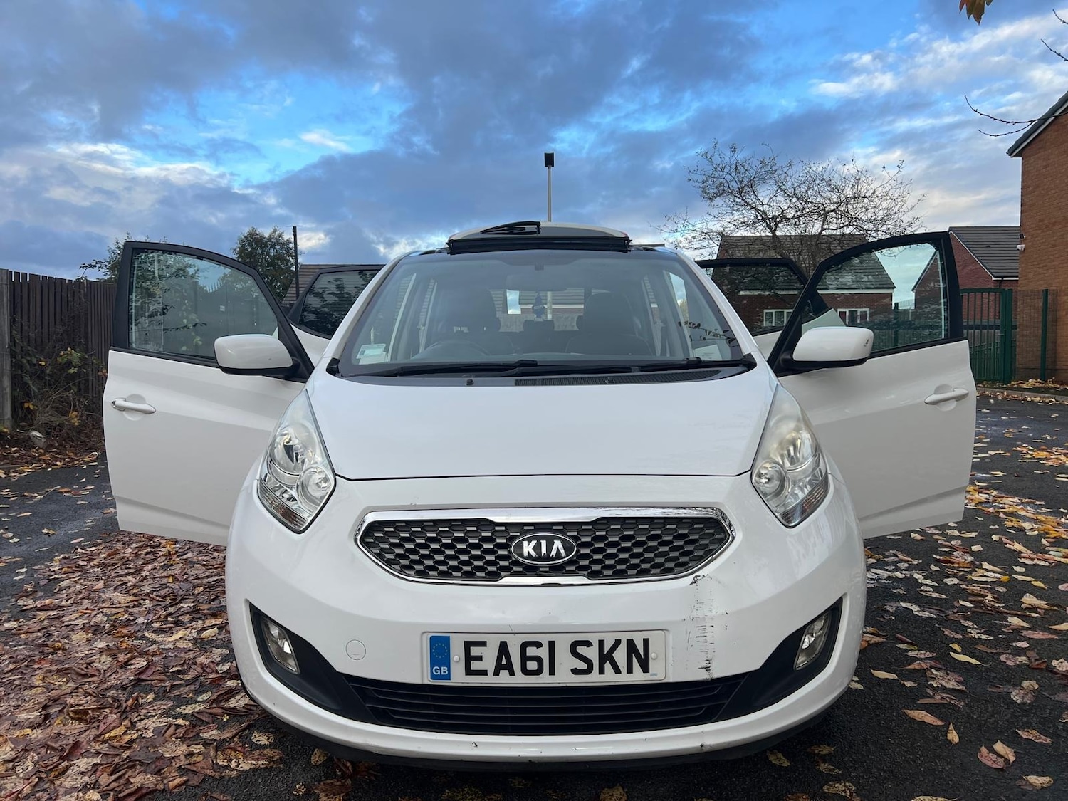 Used Kia Venga 2011 for sale - 76317721: Photo 15