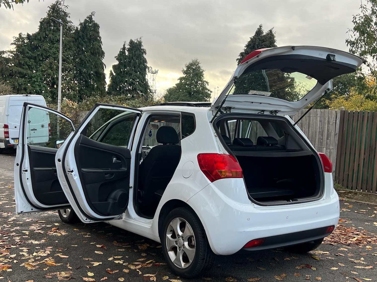 Used Kia Venga 2011 for sale - 76317721: Photo 22