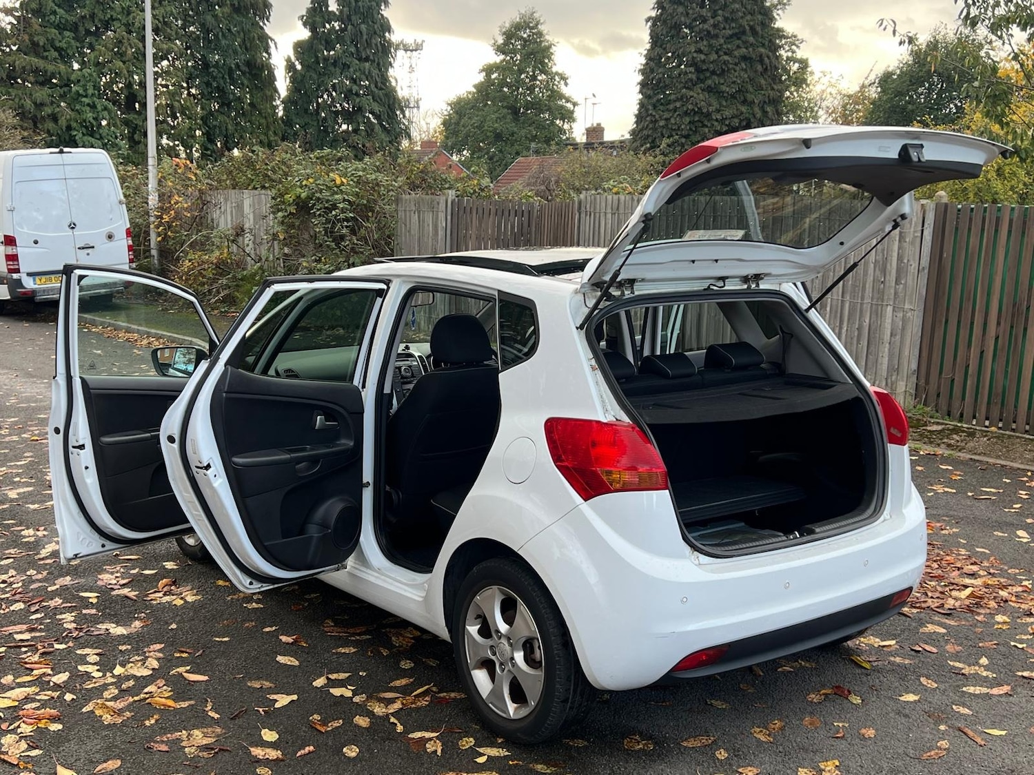 Used Kia Venga 2011 for sale - 76317721: Photo 23