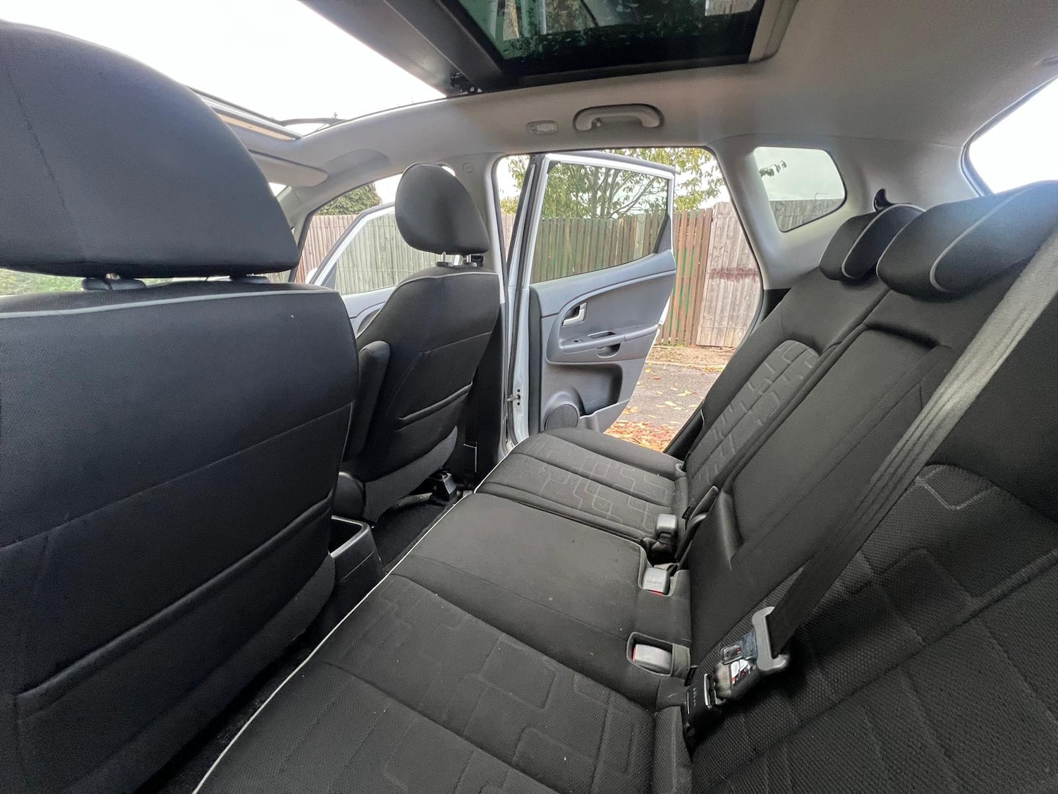 Used Kia Venga 2011 for sale - 76317721: Photo 31