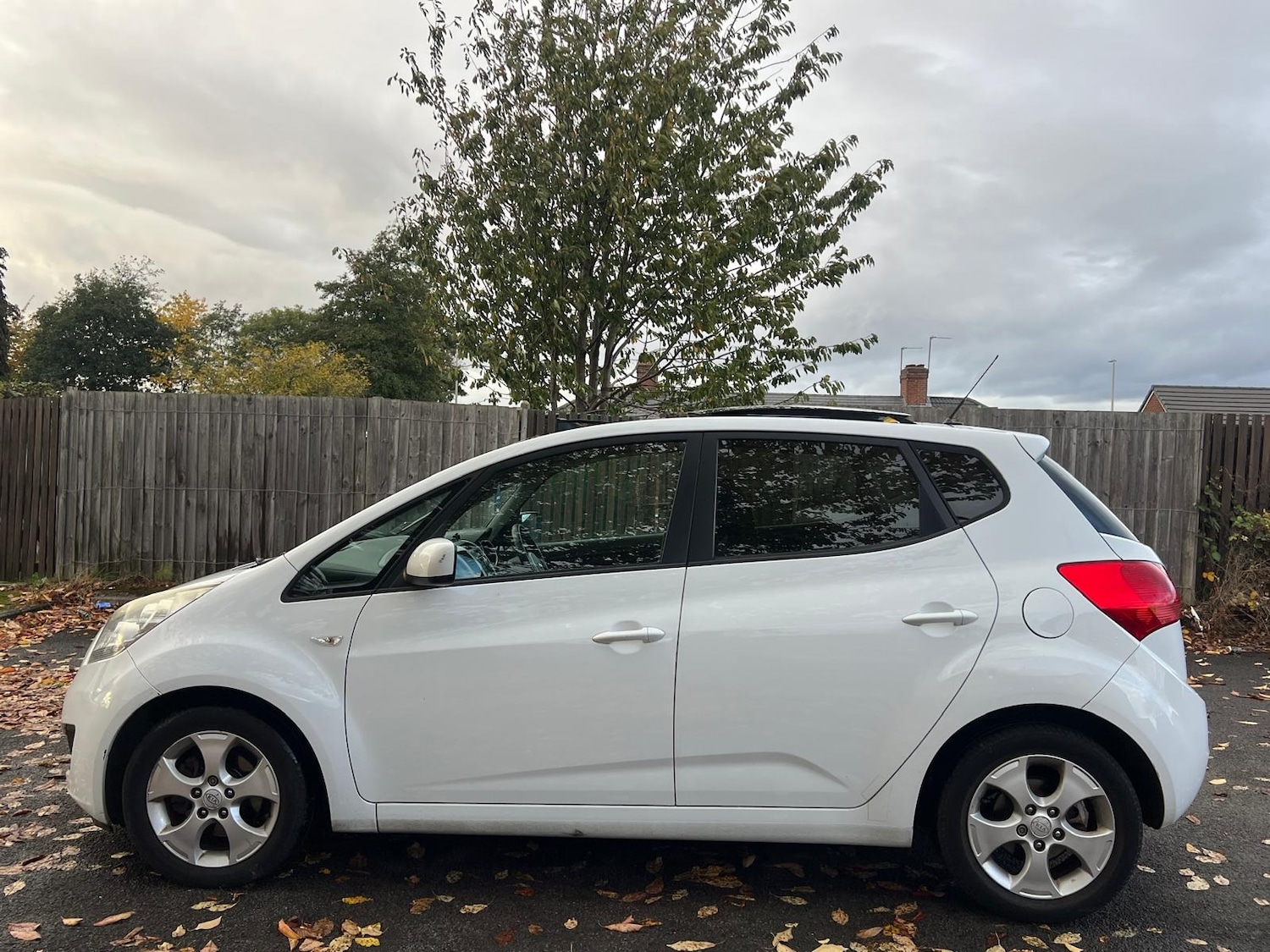 Used Kia Venga 2011 for sale - 76317721: Photo 7