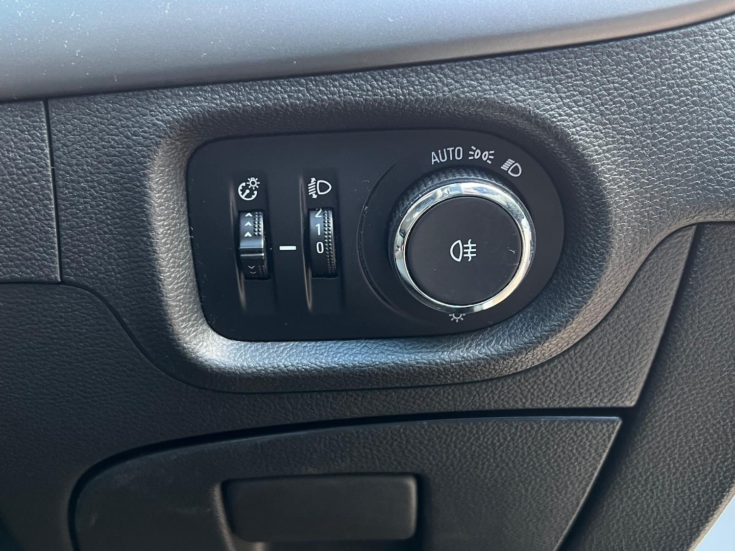 Used Vauxhall Astra 2015 for sale - 77050523: Photo 29