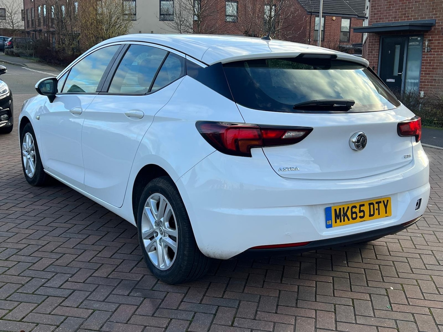 Used Vauxhall Astra 2015 for sale - 77050523: Photo 4