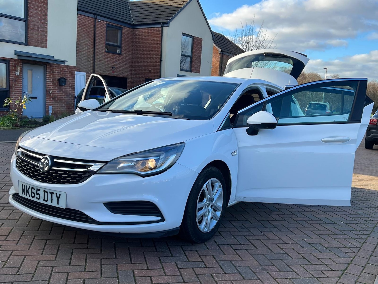Used Vauxhall Astra 2015 for sale - 77050523: Photo 40