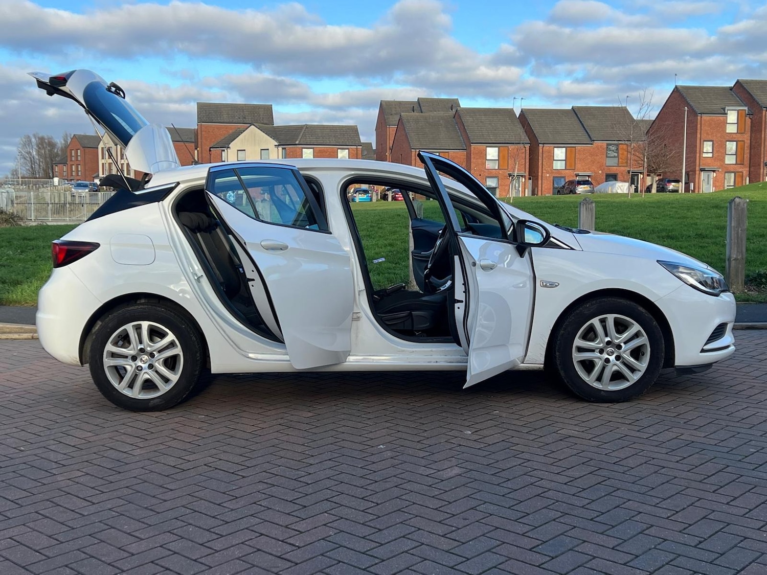 Used Vauxhall Astra 2015 for sale - 77050523: Photo 50