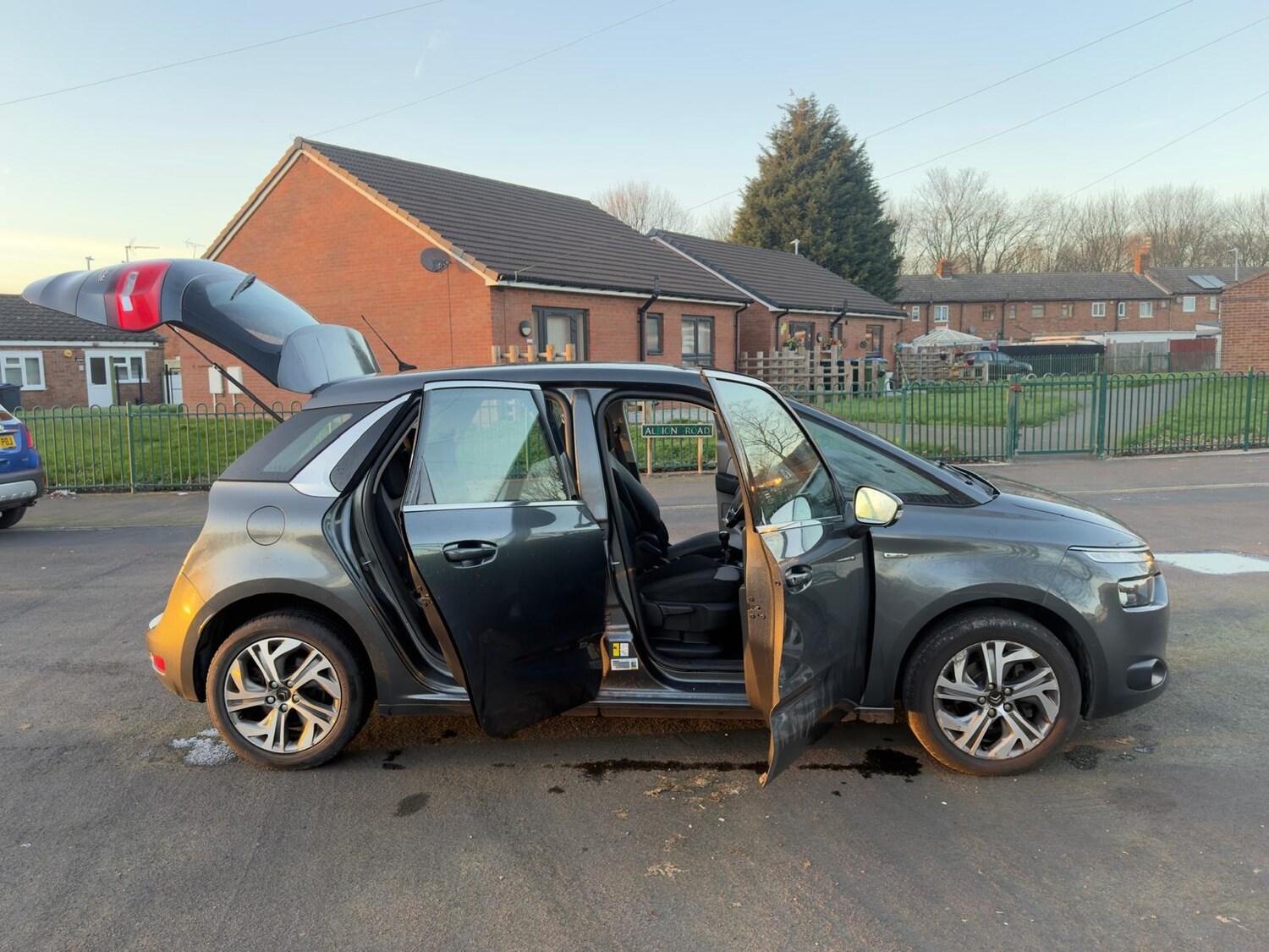 Used Citroen C4 Picasso 2015 for sale - 77254322: Photo 38