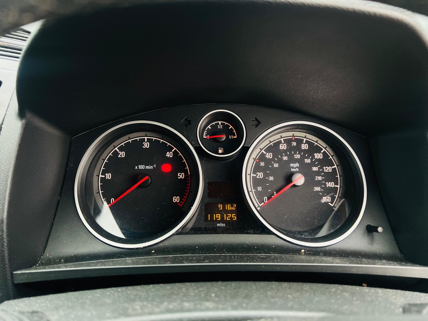 Used Vauxhall Zafira 2010 for sale - 77515315: Photo 24