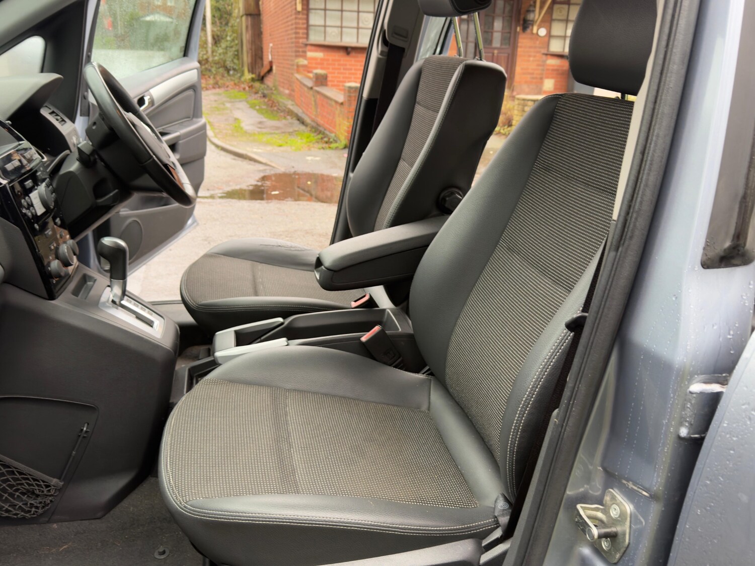 Used Vauxhall Zafira 2010 for sale - 77515315: Photo 32