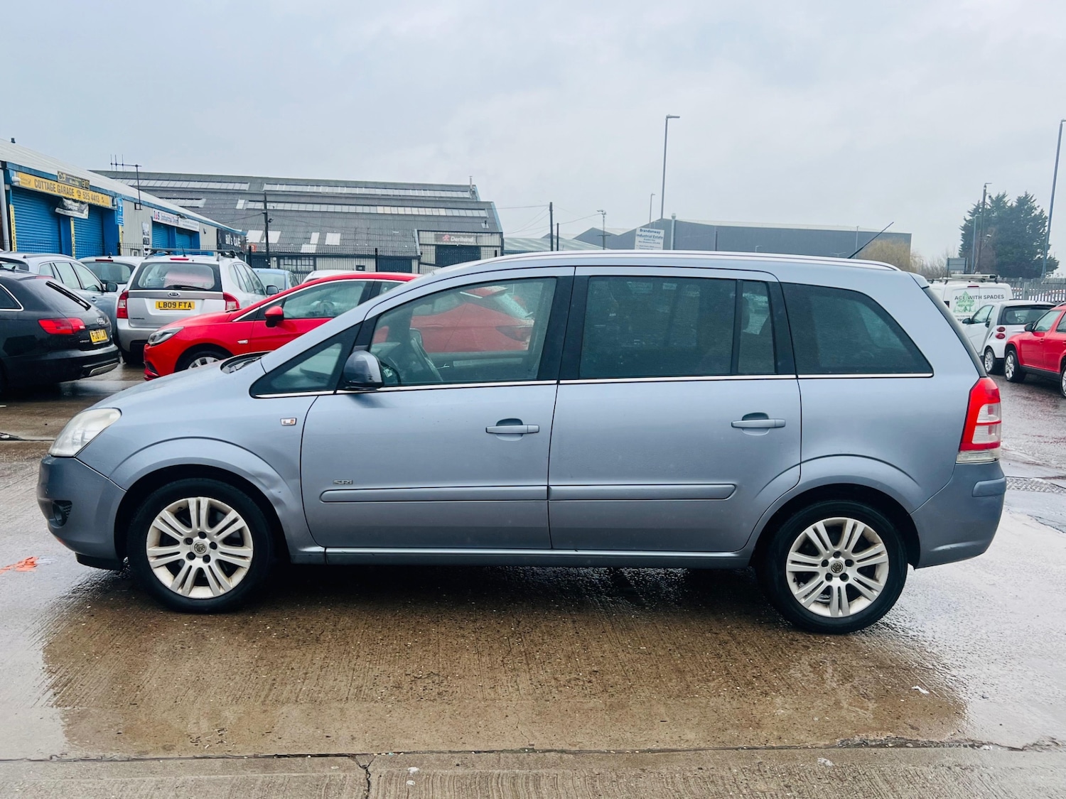 Used Vauxhall Zafira 2010 for sale - 77515315: Photo 4