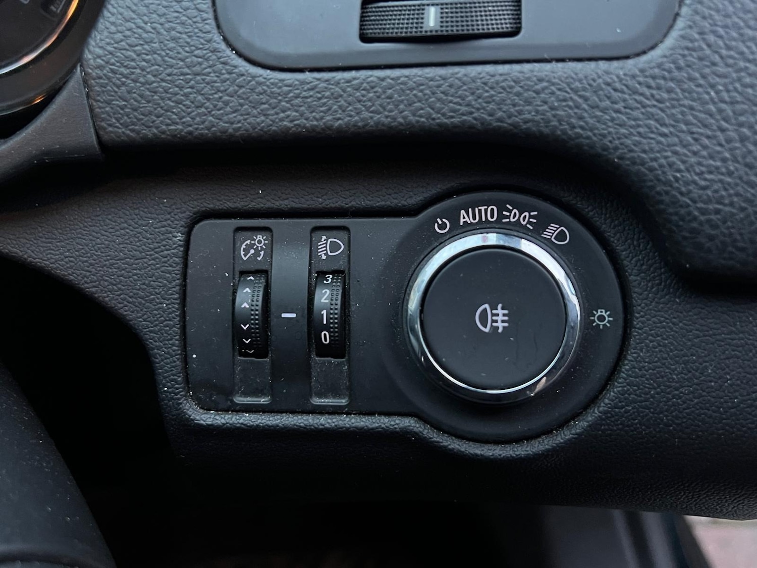 Used Vauxhall Insignia 2015 for sale - 77041047: Photo 31