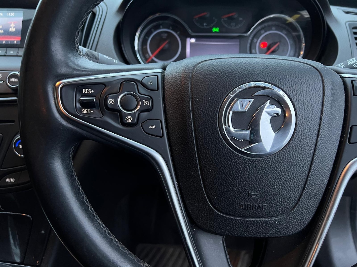 Used Vauxhall Insignia 2015 for sale - 77041047: Photo 32