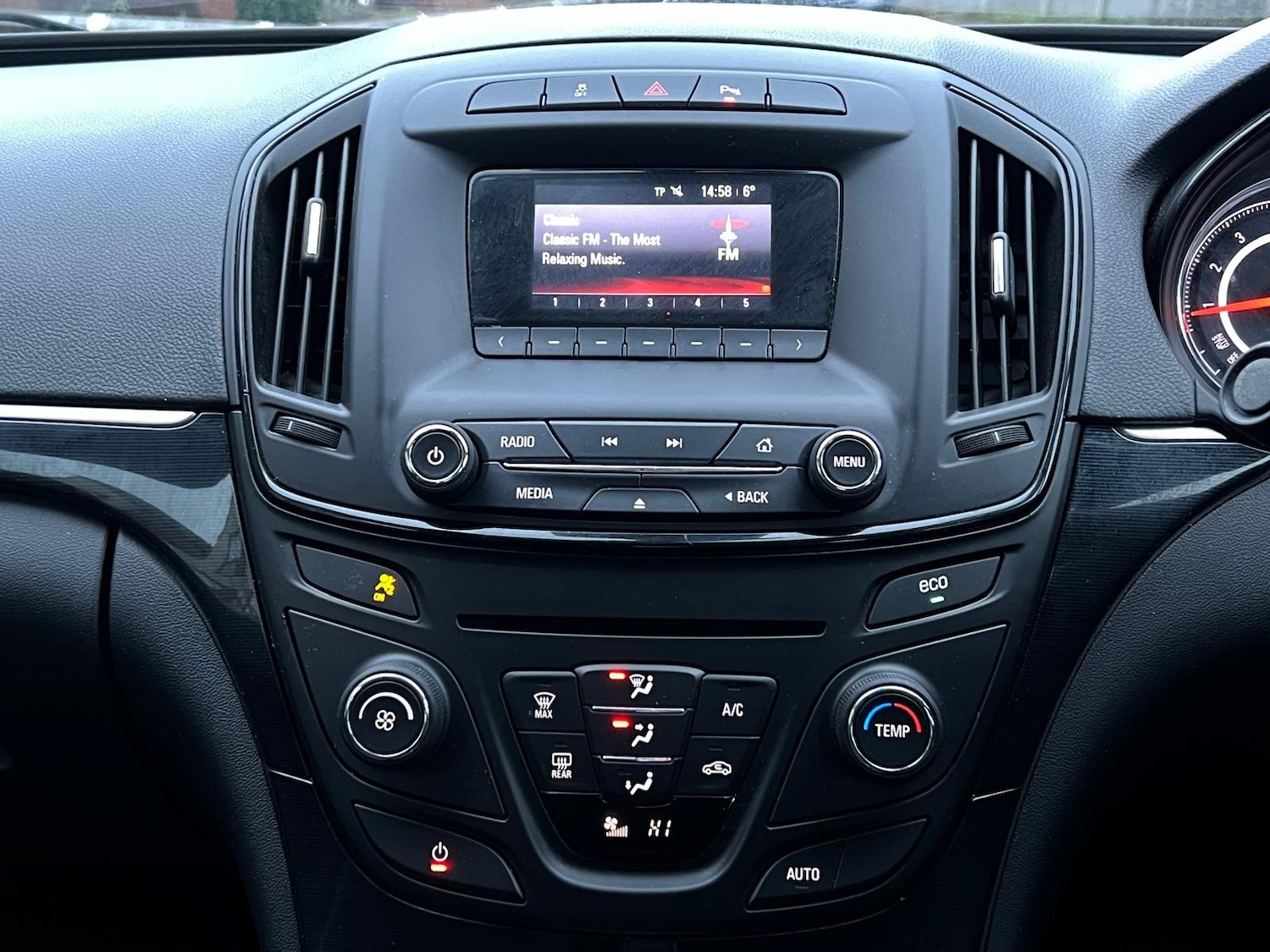 Used Vauxhall Insignia 2015 for sale - 77041047: Photo 9