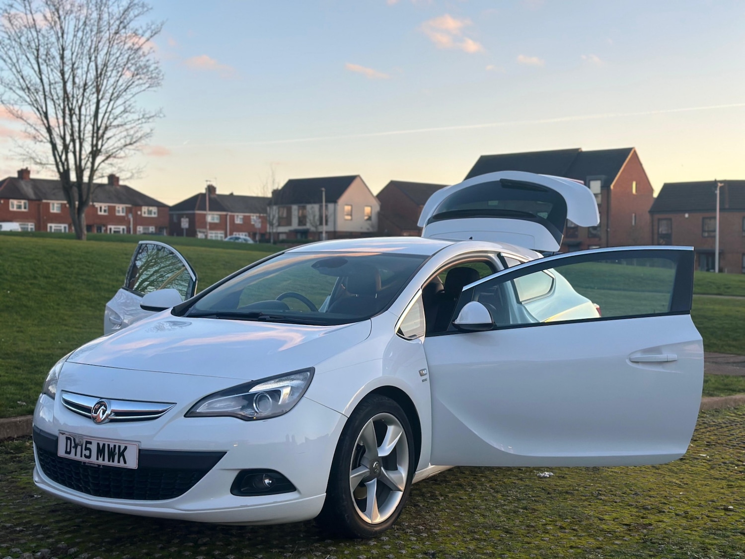 Used Vauxhall Astra GTC 2015 for sale - 77067507: Photo 2