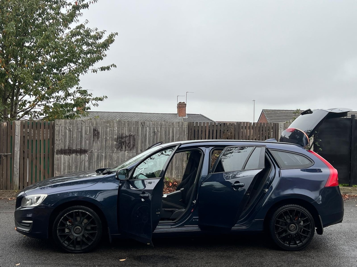 Used Volvo V60 2014 for sale - 77163953: Photo 61