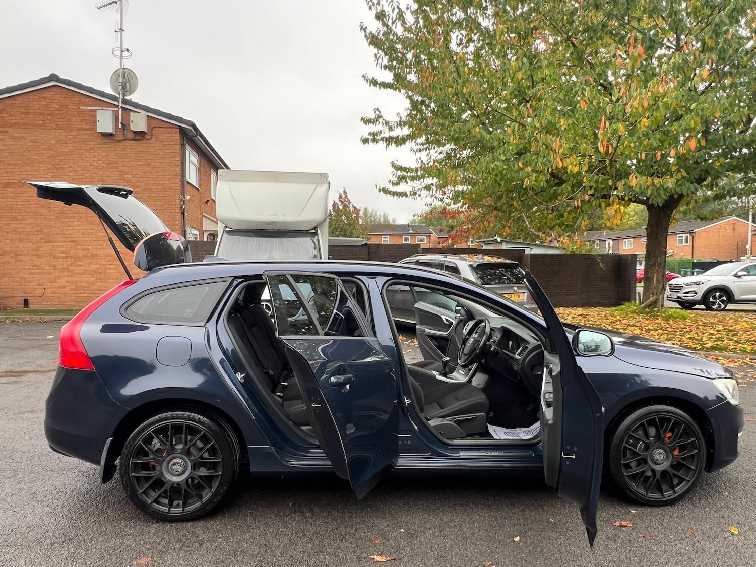 Used Volvo V60 2014 for sale - 77163953: Photo 68