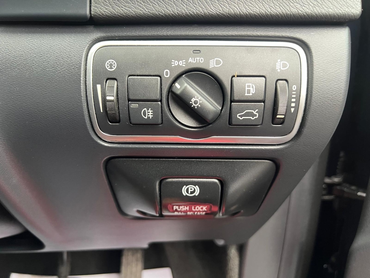 Used Volvo V60 2014 for sale - 77163953: Photo 80