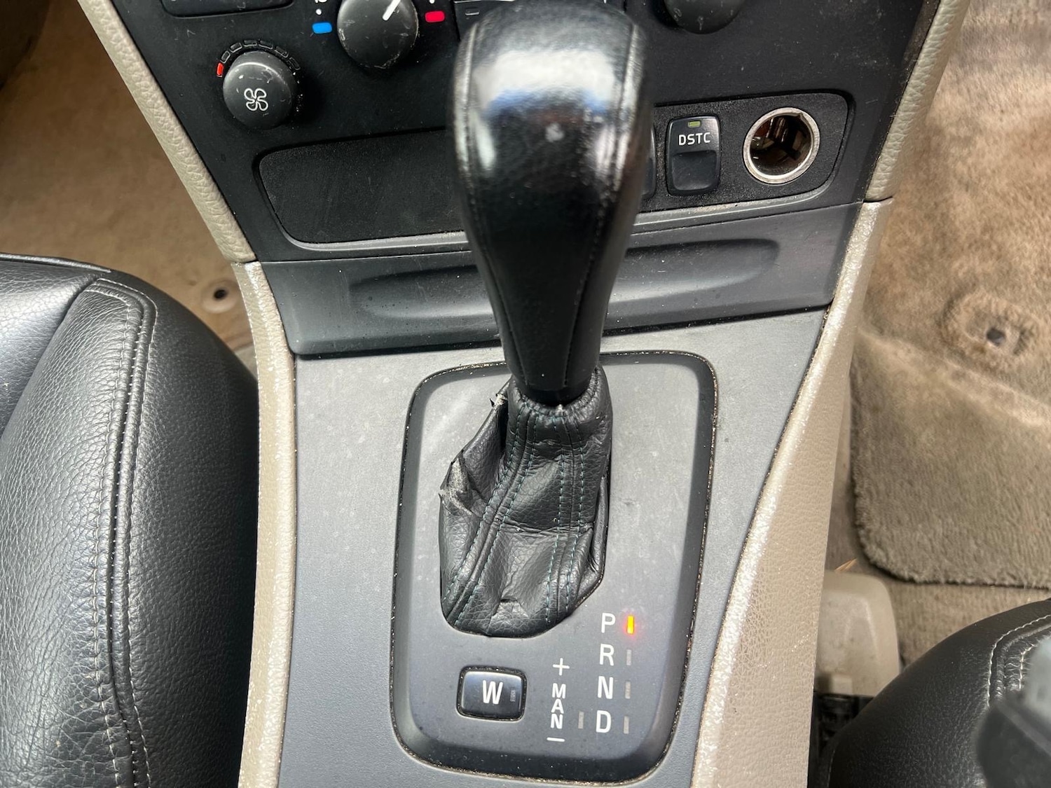 Used Volvo V70 2004 for sale - 76454222: Photo 25