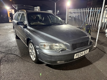 Used Volvo V70 2004 for sale - 76454222: Photo