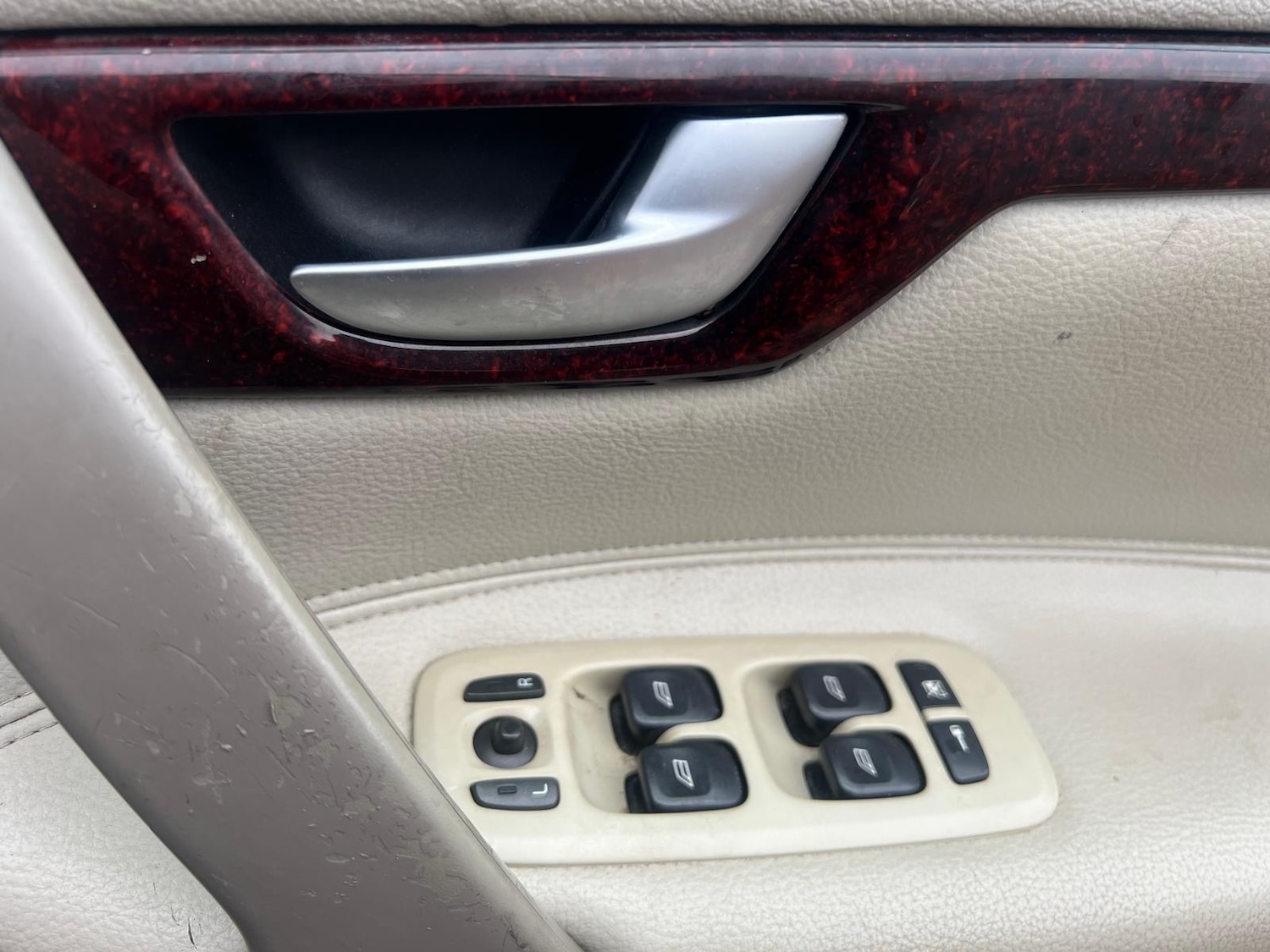 Used Volvo V70 2004 for sale - 76454222: Photo 30