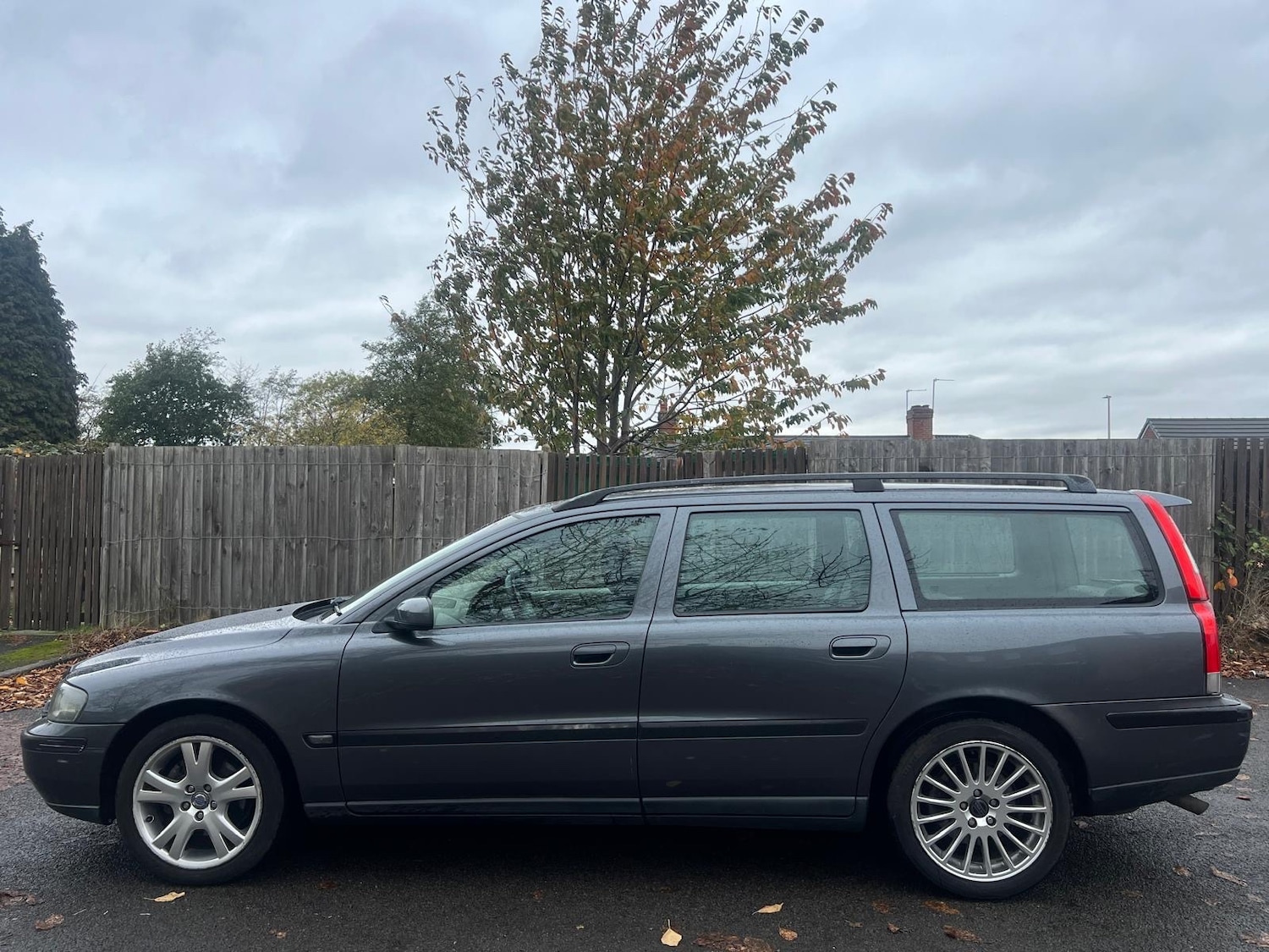 Used Volvo V70 2004 for sale - 76454222: Photo 35
