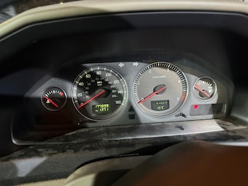 Used Volvo V70 2004 for sale - 76454222: Photo