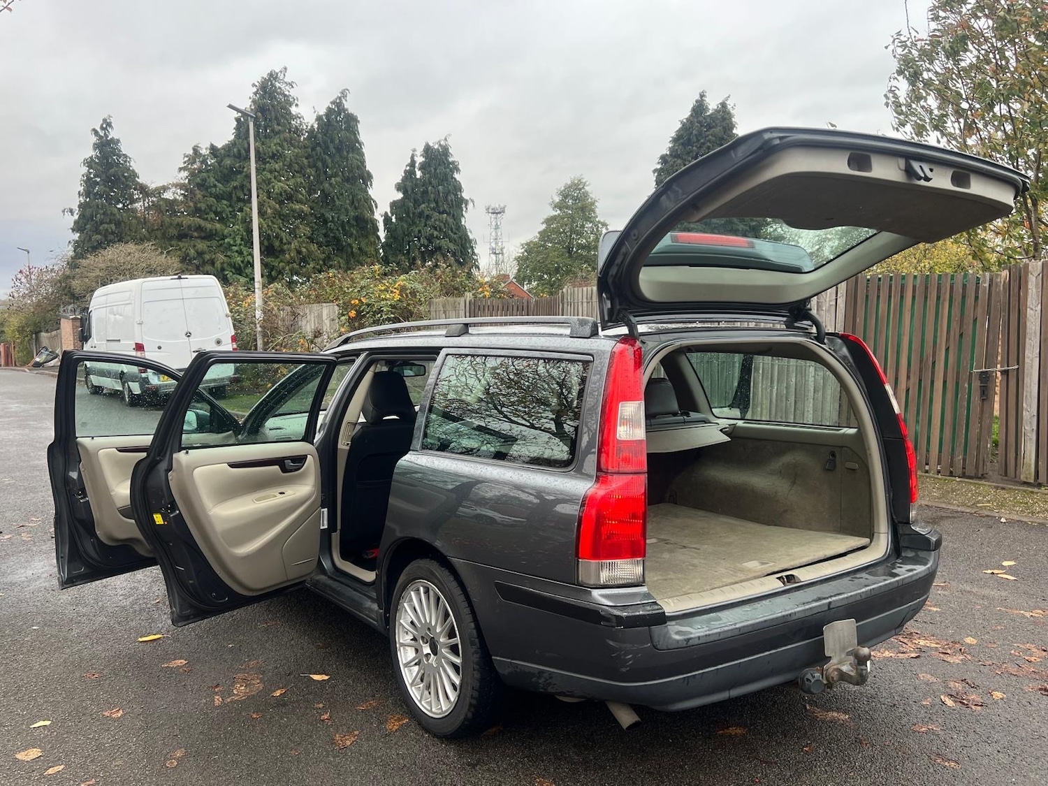 Used Volvo V70 2004 for sale - 76454222: Photo 8